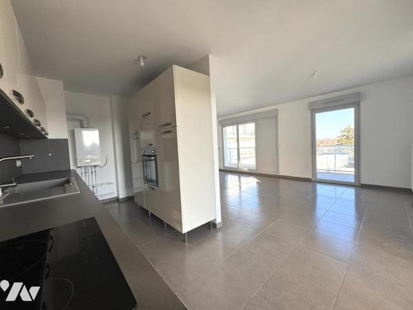Tinqueux, T4 avec ascenseur, terrasses et garage