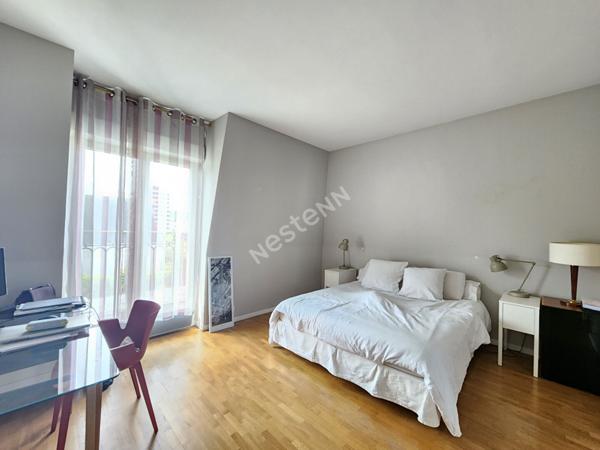 PUTEAUX Hyper centre ville: Dernier étage , appartement 5 pièces avec terrasse de 35M²