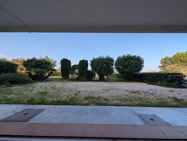 Appartement 2 pièces en rez-de-jardin vendu loué, à 50 mètres de la plage