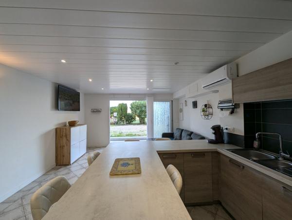 Appartement 2 pièces en rez-de-jardin vendu loué, à 50 mètres de la plage