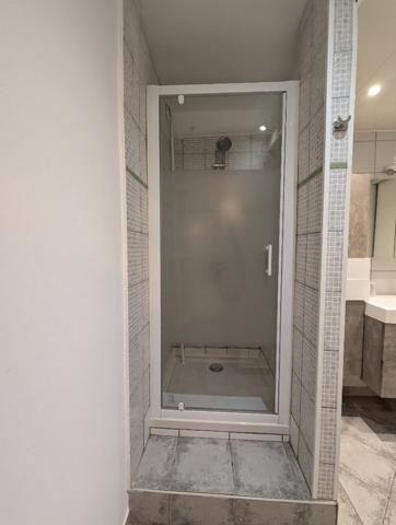 Appartement 2 pièces en rez-de-jardin vendu loué, à 50 mètres de la plage