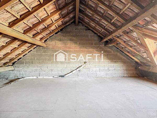 BELLE CONSTRUCTION AVEC VUE DÉGAGÉE