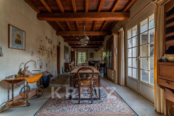 Villeneuve-lès-Avignon – Maison de 175 m2 sur 1088 M2 jardin -piscine