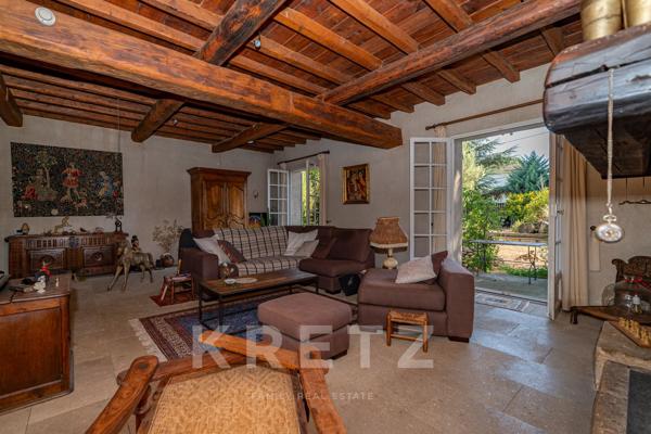Villeneuve-lès-Avignon – Maison de 175 m2 sur 1088 M2 jardin -piscine