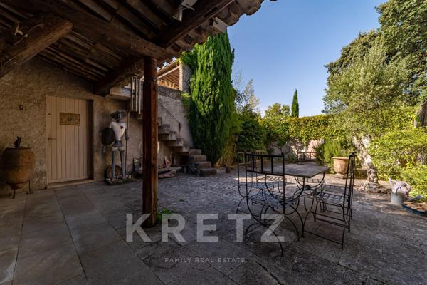 Villeneuve-lès-Avignon – Maison de 175 m2 sur 1088 M2 jardin -piscine