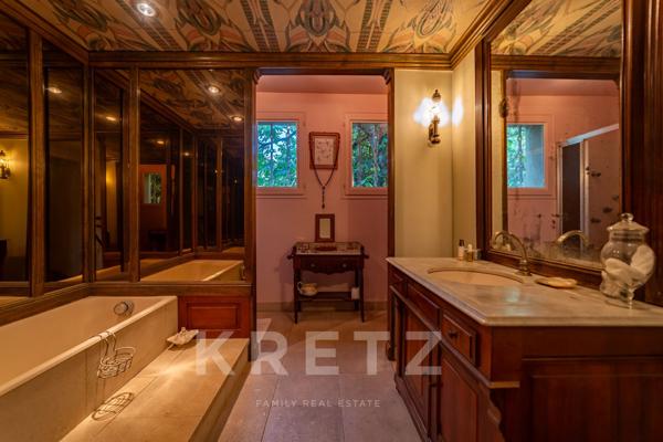 Villeneuve-lès-Avignon – Maison de 175 m2 sur 1088 M2 jardin -piscine