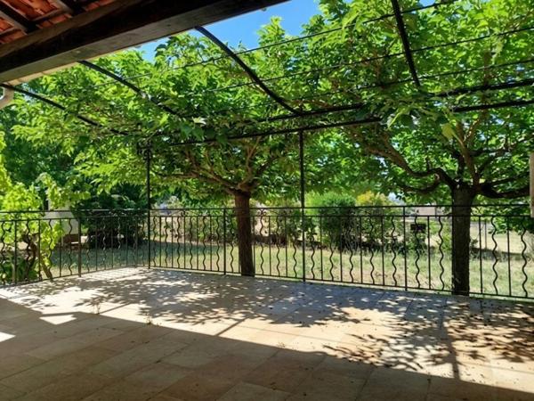 Maison Tavernes individuelle de plain-pied avec 2 garages