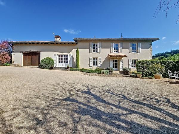 Maison en pierre dans parc au calme sur 6 000 m²