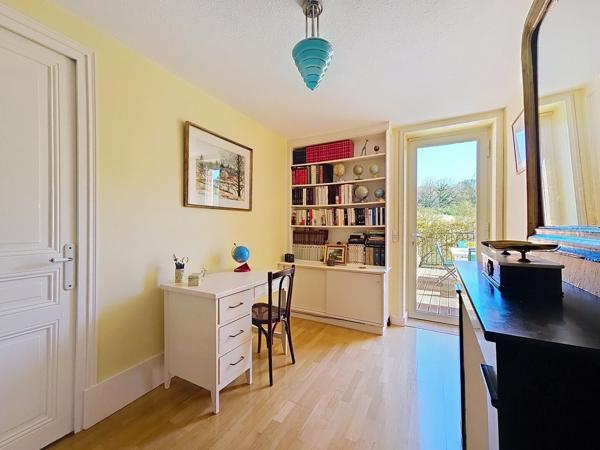 Maison en pierre dans parc au calme sur 6 000 m²