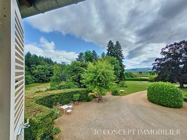 Maison en pierre dans parc au calme sur 6 000 m²