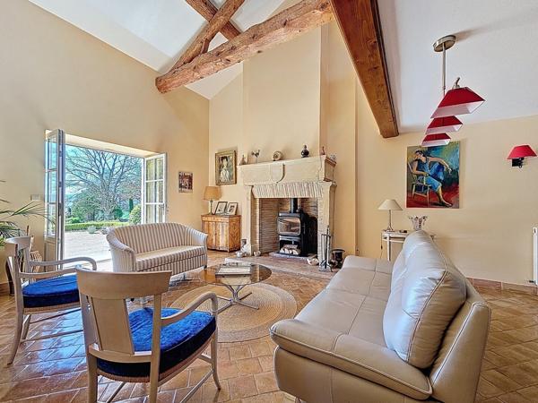 Maison en pierre dans parc au calme sur 6 000 m²