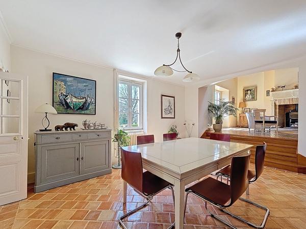 Maison en pierre dans parc au calme sur 6 000 m²