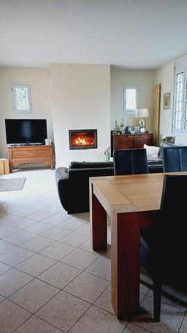 PROPRIETE avec parc arboré et piscine