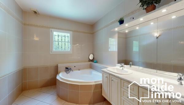 Maison de 180m² avec ses garages le tout sur une parcelle de 1600m²