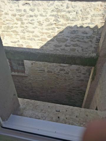 Duplex T3 avec vue sur la collégiale et grande cave voutée