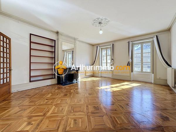 Location                                                      Appartement
                        
                     3 pièces                      125 m2                     à Bourgoin-Jallieu