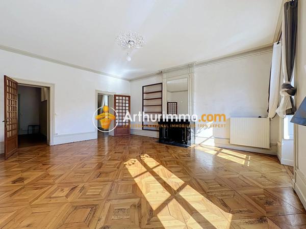 Location                                                      Appartement
                        
                     3 pièces                      125 m2                     à Bourgoin-Jallieu