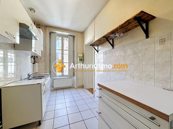 Location                                                      Appartement
                        
                     3 pièces                      125 m2                     à Bourgoin-Jallieu