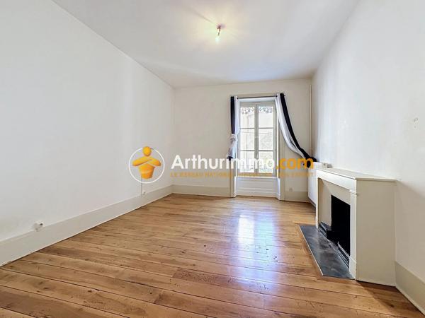 Location                                                      Appartement
                        
                     3 pièces                      125 m2                     à Bourgoin-Jallieu