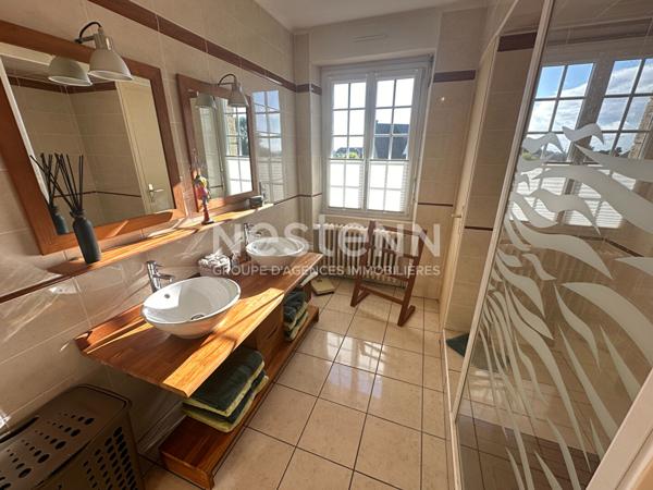 À Vendre - Superbe maison familiale de 260 m² avec parc arboré de 2870 m² et piscine