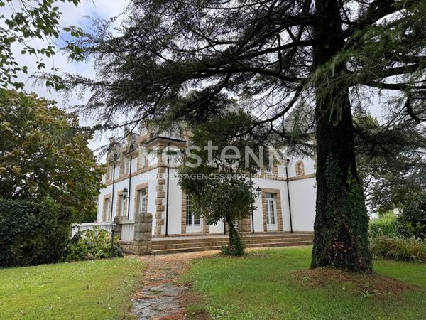 À Vendre - Superbe maison familiale de 260 m² avec parc arboré de 2870 m² et piscine