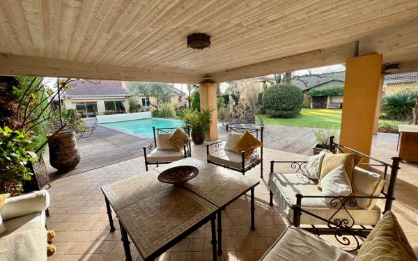 Maison à vendre    7 pièces • 222 m2 Ambarès-et-Lagrave