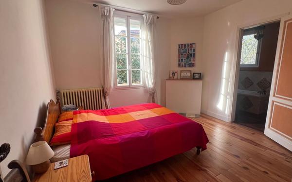 Maison à vendre    7 pièces • 222 m2 Ambarès-et-Lagrave