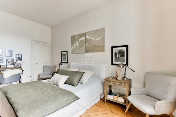 Versailles Notre-Dame Appartement 4 pièces 104 m² situé au 2eme étage avec cave €965 000 ** - Référence 25381