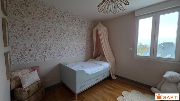 Maison d'exception de 189m², individuelle, habitable de plain pied, grand garage, terrasse, jardin