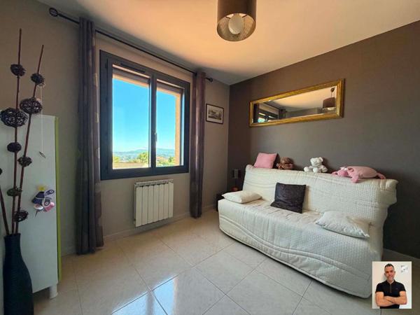 Villa Toulon 5 pièce(s) 137 m2