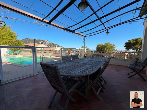 Villa Toulon 5 pièce(s) 137 m2