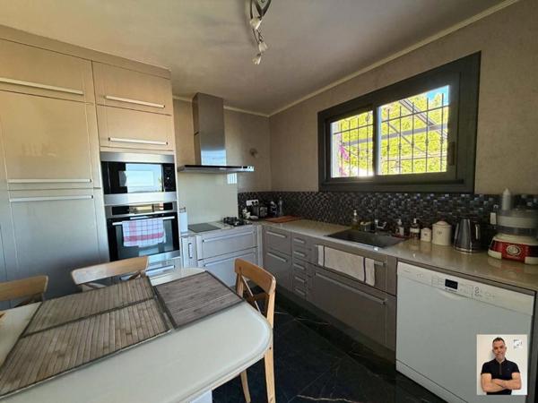 Villa Toulon 5 pièce(s) 137 m2
