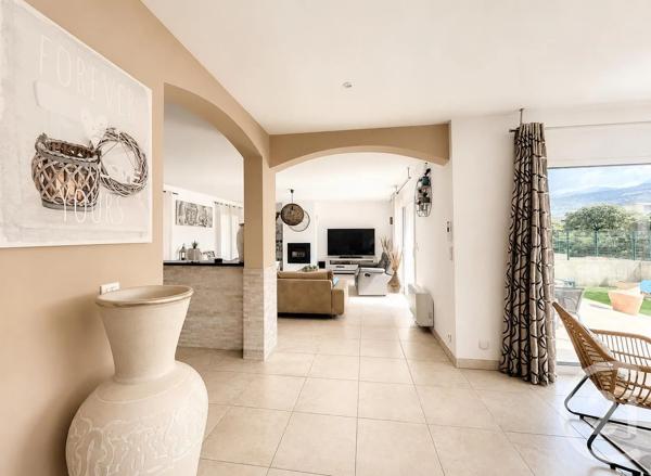 Maison à vendre  5 pièces - 205,33 m 2   MONTICELLO  - 202