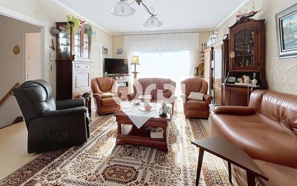 Maison à vendre    5 pièces •  Saint-Pantaléon-de-Larche