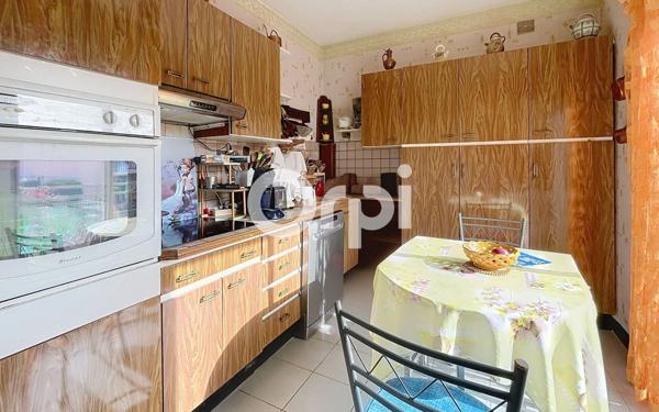 Maison à vendre    5 pièces •  Saint-Pantaléon-de-Larche