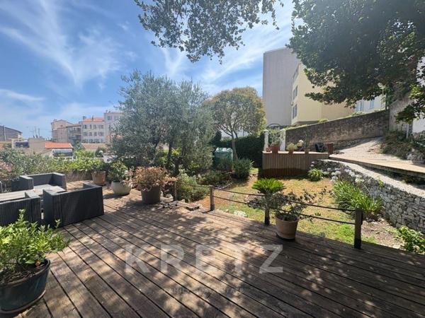 L'Oasis Cachée : Une propriété atypique aux portes du Palais