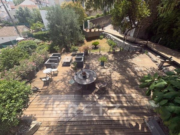 L'Oasis Cachée : Une propriété atypique aux portes du Palais