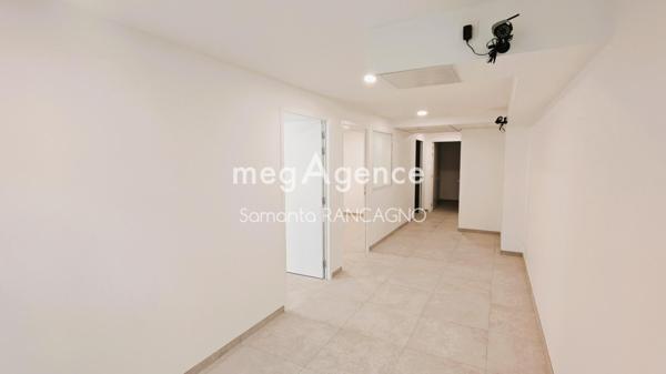 Local Commercial à FREJUS, 83600 - 4 pièces 80m²