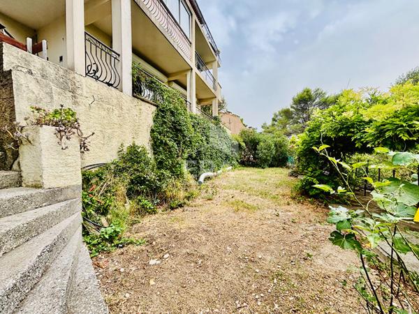 Rez de villa 3 pièces avec terrasse et grand jardin