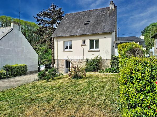 Maison rénovée 4 chambres avec sous-sol et jardin - Quartier calme proche du centre-ville de DINAN
