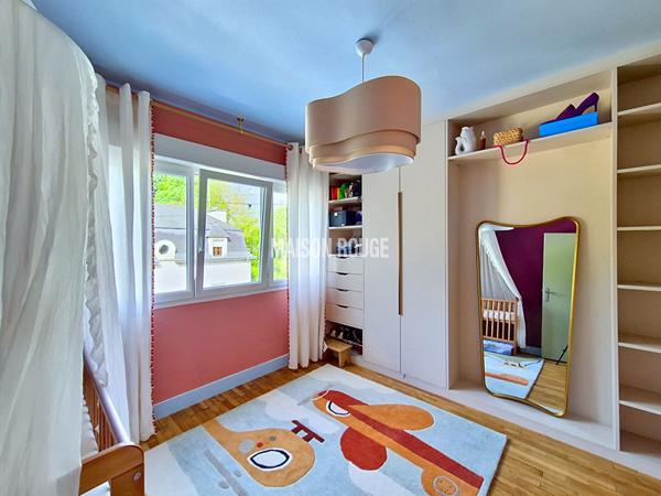 Maison rénovée 4 chambres avec sous-sol et jardin - Quartier calme proche du centre-ville de DINAN