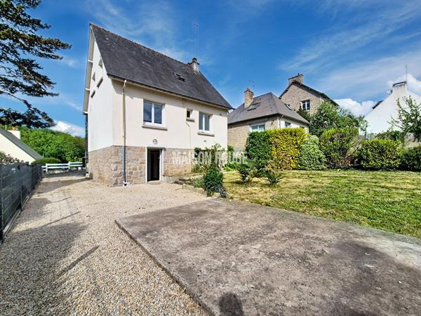 Maison rénovée 4 chambres avec sous-sol et jardin - Quartier calme proche du centre-ville de DINAN