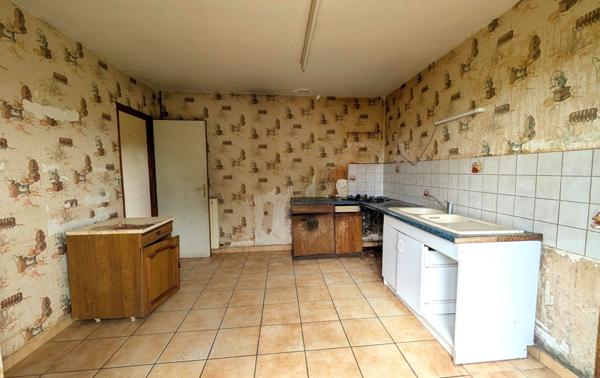 EN EXCLUSIVITE MAISON PLAIN-PIED A RENOVER 106 m² - 4 Chambres Saint-Christoly-de-Blaye (33920)