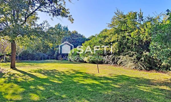 Terrain constructible de 906 m² avec une emprise au sol autorisée de 235 m²