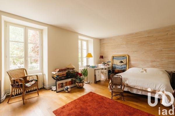 Maison traditionnelle 9 pièces de 200 m² à Saintry-sur-Seine (91250)