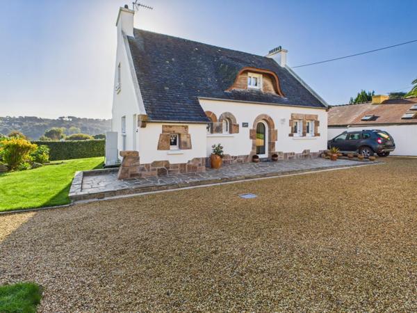 Ensemble immobilier composé de 2 Maisons vue Mer