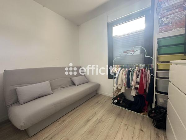 Maison
         5 pièces
        - 120 m² Exclusivité 350 000 € *