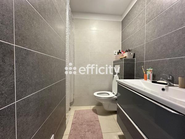 Maison
         5 pièces
        - 120 m² Exclusivité 350 000 € *