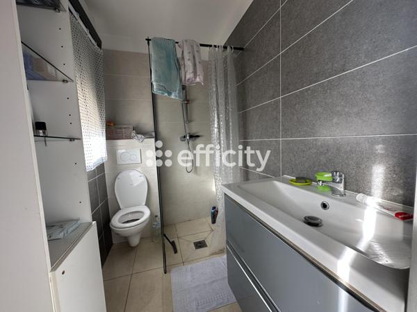 Maison
         5 pièces
        - 120 m² Exclusivité 350 000 € *