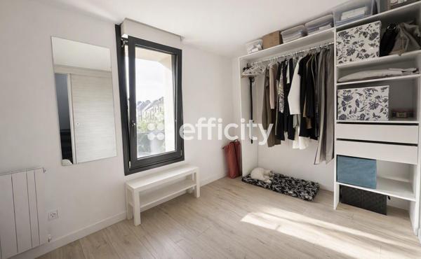 Maison
         5 pièces
        - 120 m² Exclusivité 350 000 € *